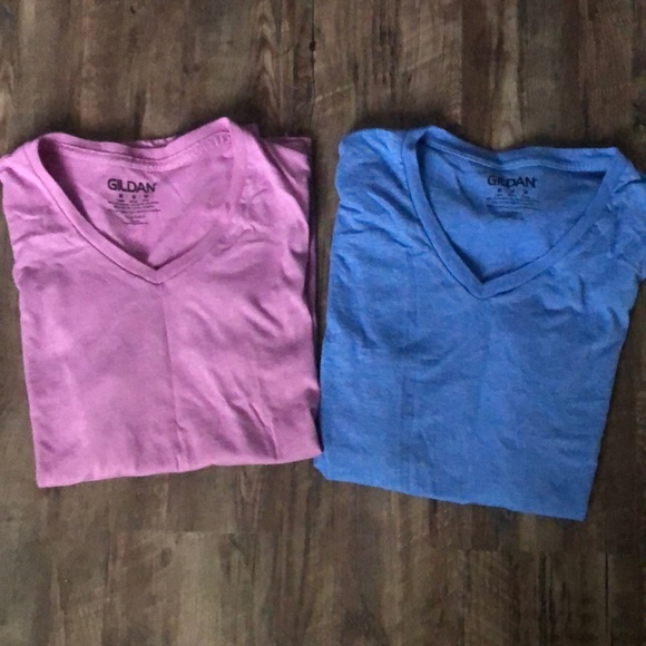 Gildan Tops - 🪷 5/$10 🪷 Gildan  - Bundle of two T-shirts. Used good condition